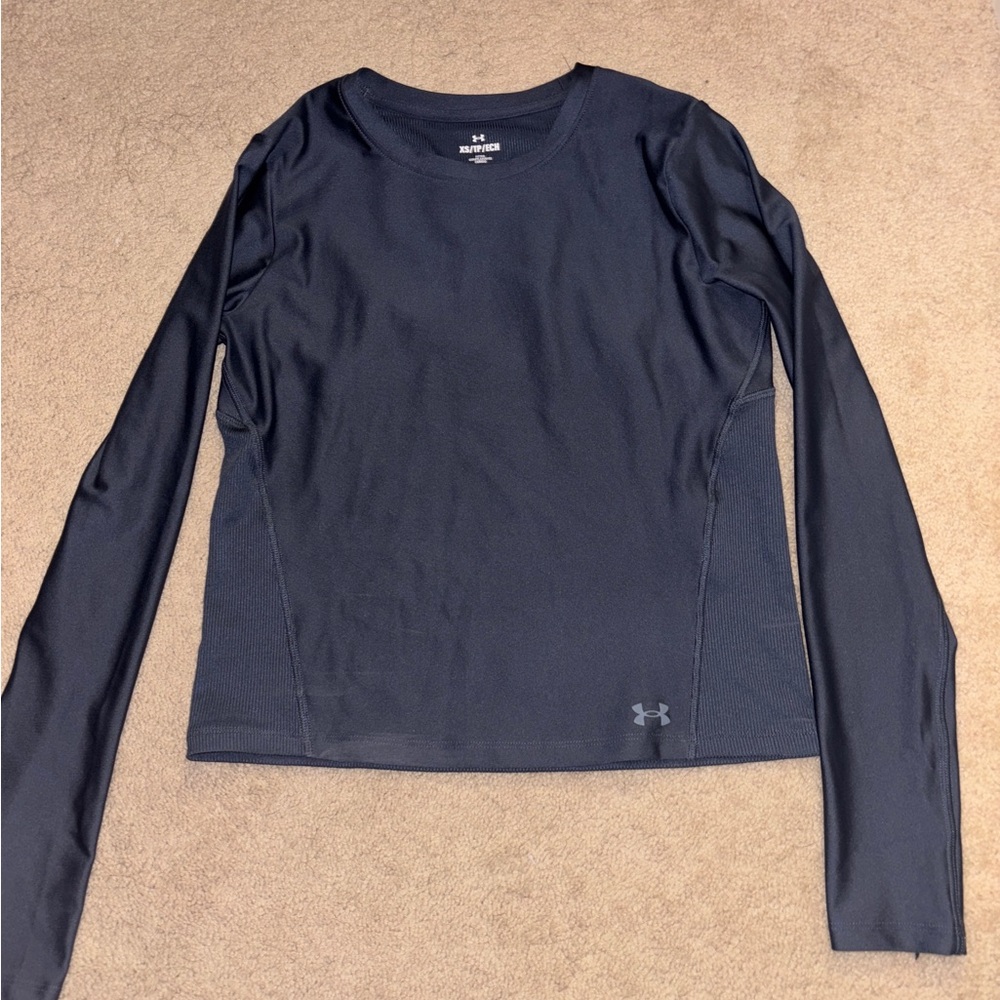 NWOT under armour long sleeve